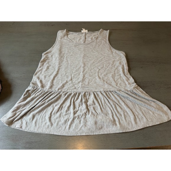Ava & Viv Tops - grat striped AVA & VIV tank top plus size shirt size X